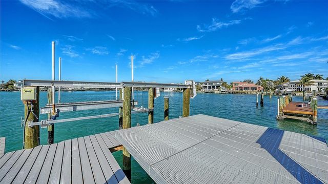 119 N WARBLER LANE, Sarasota, FL 34236