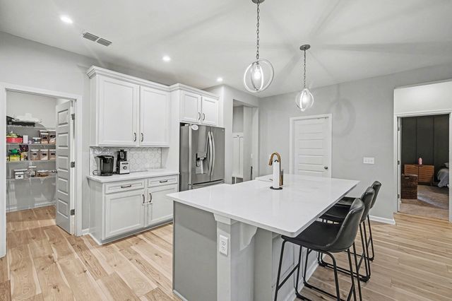 512 Red Barn Way, Mount Juliet, TN 37122