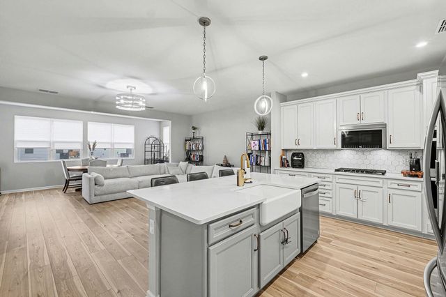 512 Red Barn Way, Mount Juliet, TN 37122