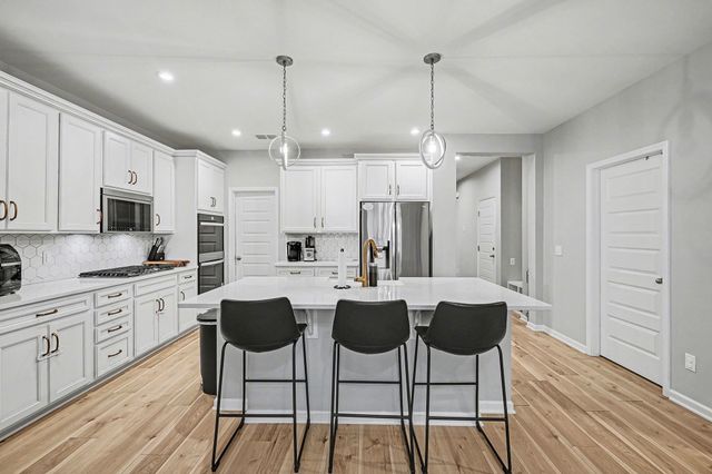 512 Red Barn Way, Mount Juliet, TN 37122