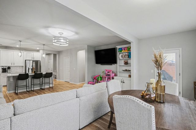 512 Red Barn Way, Mount Juliet, TN 37122