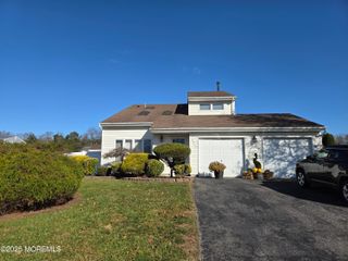 2206 Cedarview Drive, Toms River, NJ 08757