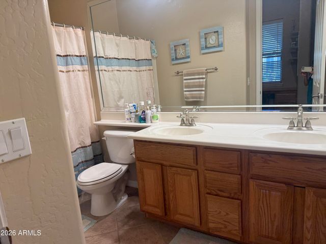 18086 W LAS CRUCES Drive, Goodyear, AZ 85338