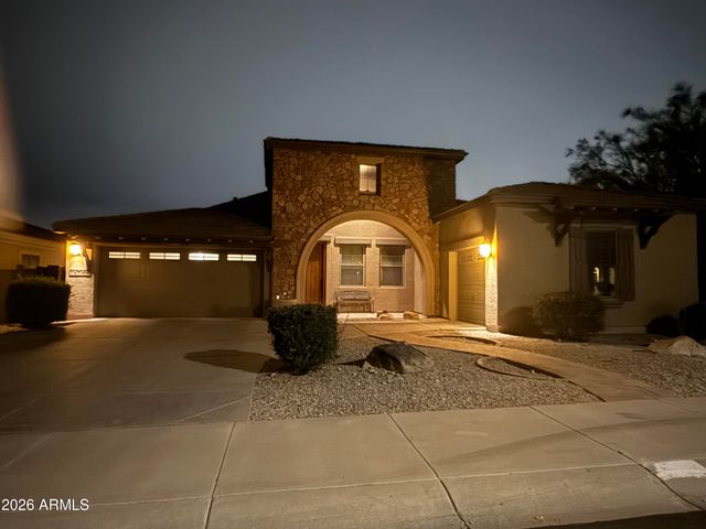18086 W LAS CRUCES Drive, Goodyear, AZ 85338