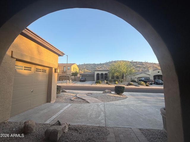 18086 W LAS CRUCES Drive, Goodyear, AZ 85338