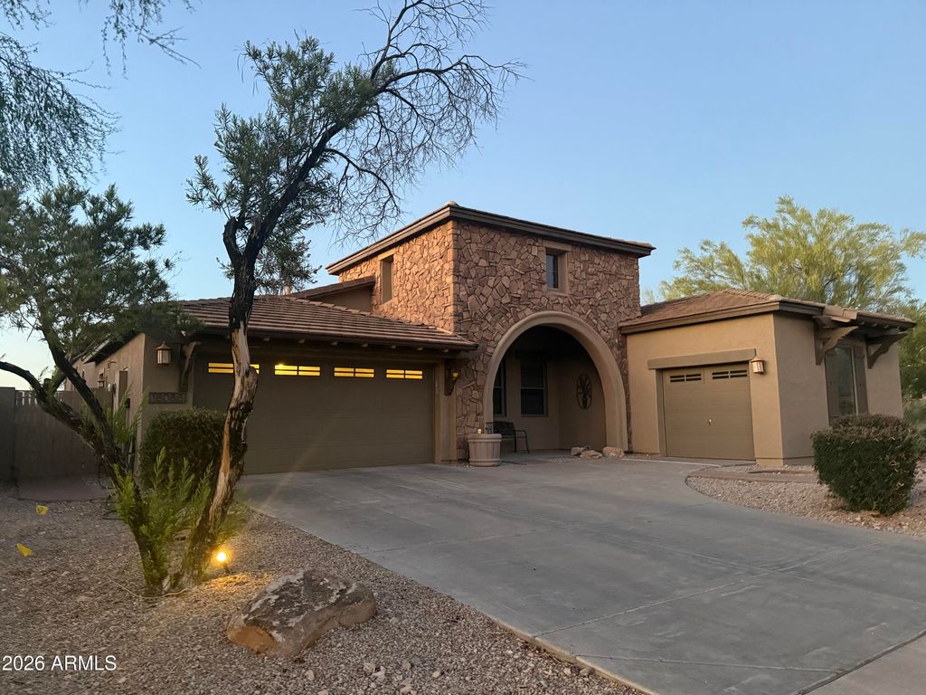 18086 W LAS CRUCES Drive, Goodyear, AZ 85338