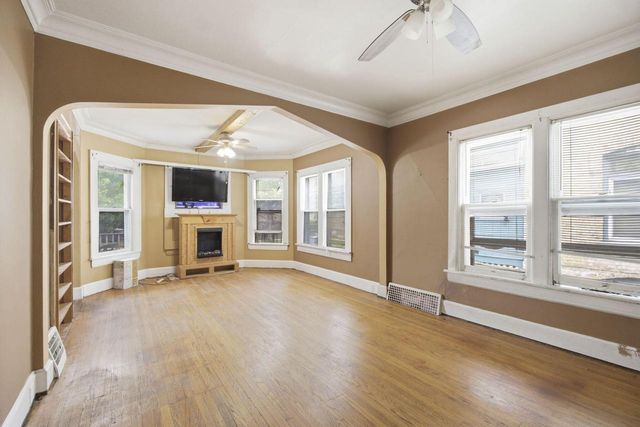1813 N Wisconsin STREET, Racine, WI 53402