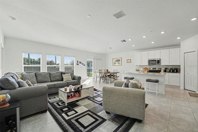 425 SINGING SANDS CIRCLE, Lake Wales, FL 33859