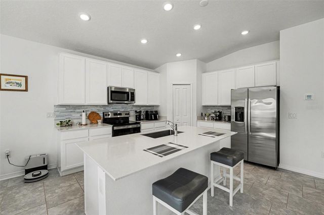 425 SINGING SANDS CIRCLE, Lake Wales, FL 33859