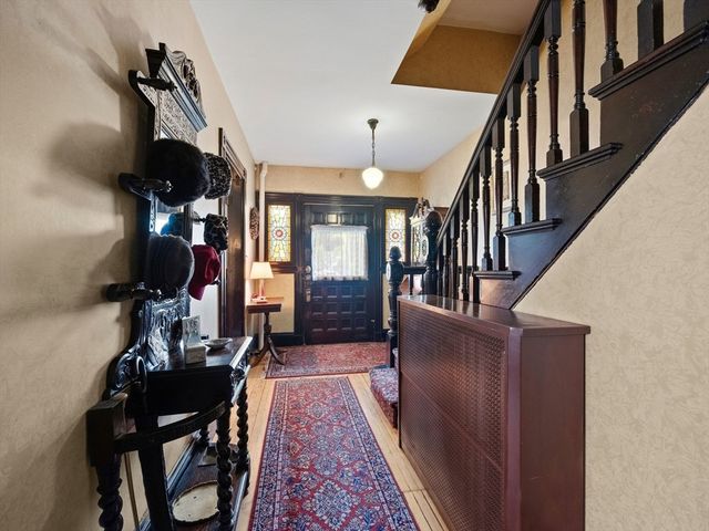 61 Central St, Somerville, MA 02143