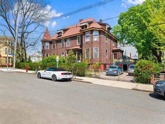 61 Central St, Somerville, MA 02143