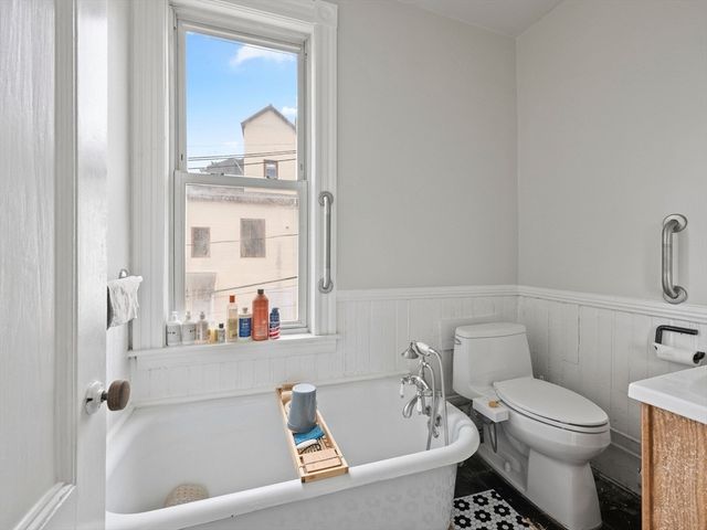 61 Central St, Somerville, MA 02143