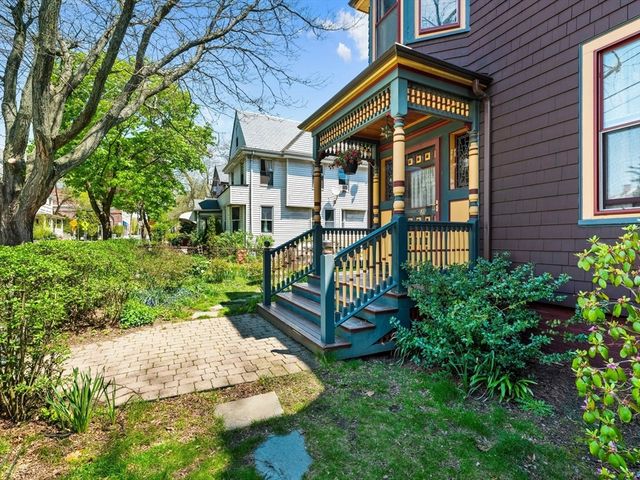 61 Central St, Somerville, MA 02143