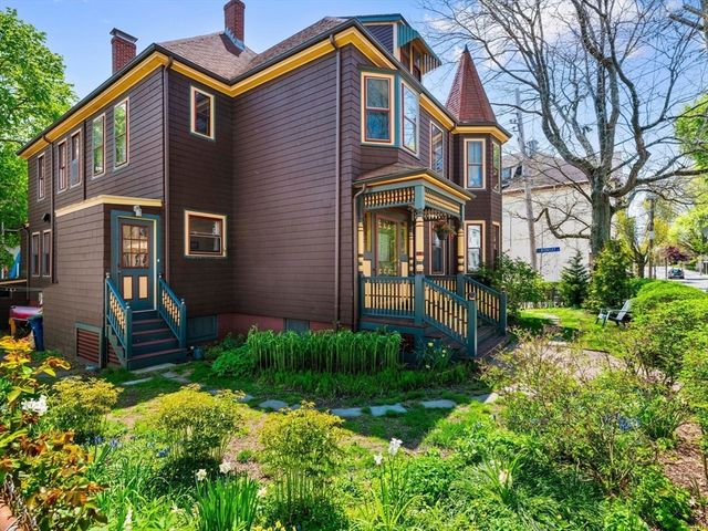 61 Central St, Somerville, MA 02143