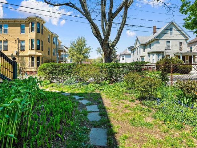 61 Central St, Somerville, MA 02143