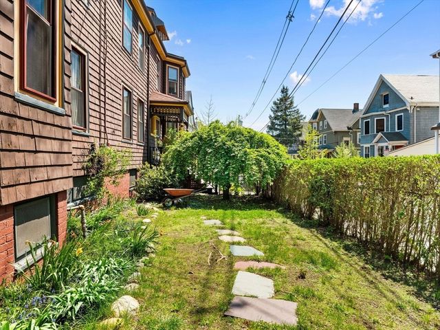 61 Central St, Somerville, MA 02143