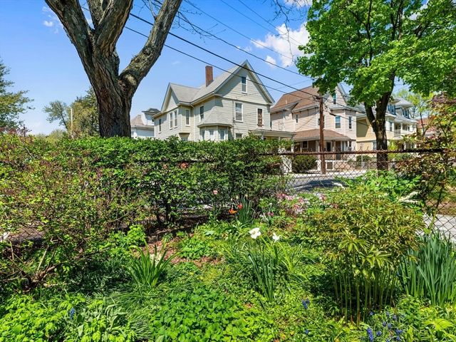 61 Central St, Somerville, MA 02143