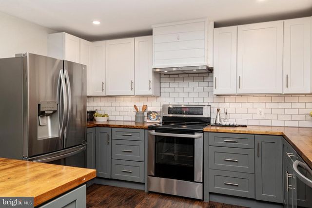 1221 BAST LN, Shady Side, MD 20764