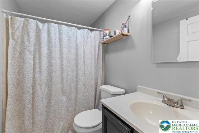 2233 Fox Run, Wilson Boro, PA 18042