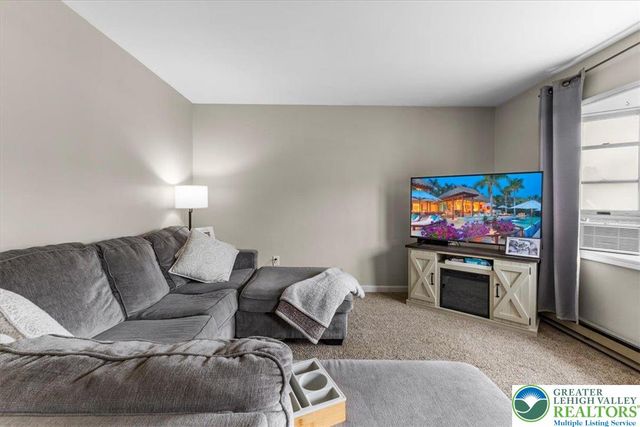 2233 Fox Run, Wilson Boro, PA 18042