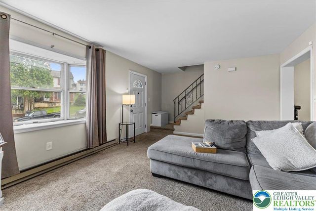 2233 Fox Run, Wilson Boro, PA 18042