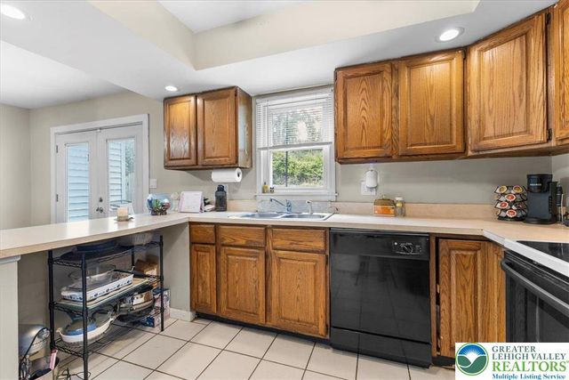 2233 Fox Run, Wilson Boro, PA 18042