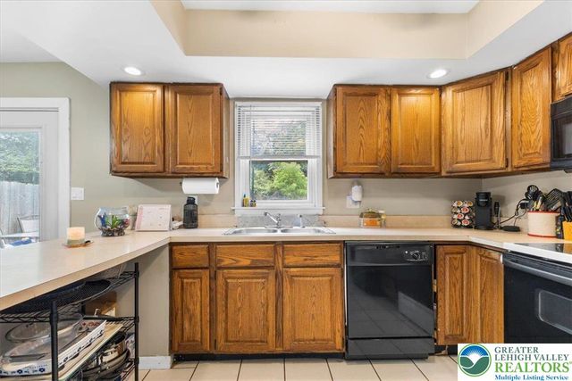 2233 Fox Run, Wilson Boro, PA 18042