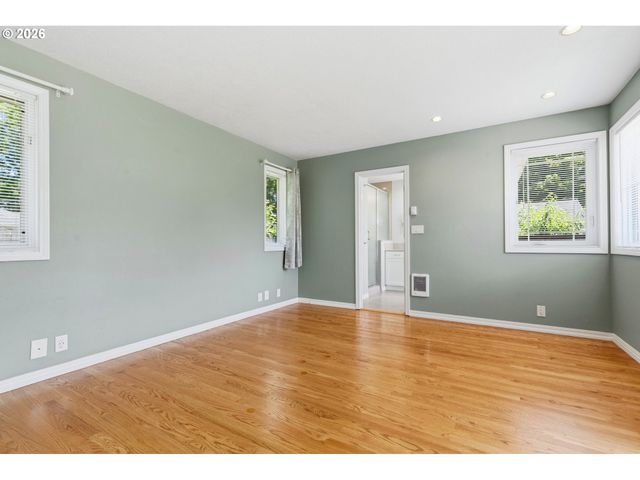 2219 WASHINGTON Way, Longview, WA 98632