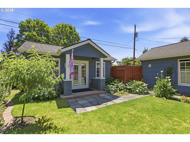 2219 WASHINGTON Way, Longview, WA 98632