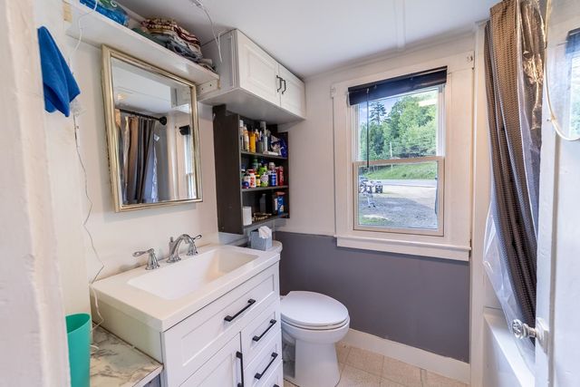 1409 Main Street, Grafton, NH 03240