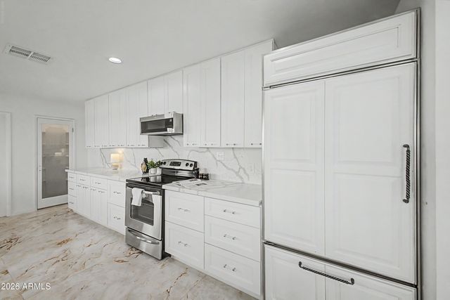 10601 W BAYSIDE Road, Sun City, AZ 85351