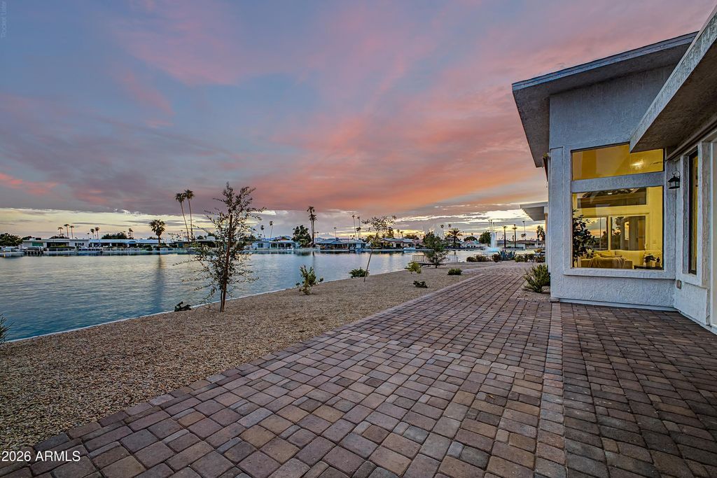 10601 W BAYSIDE Road, Sun City, AZ 85351 — exterior
