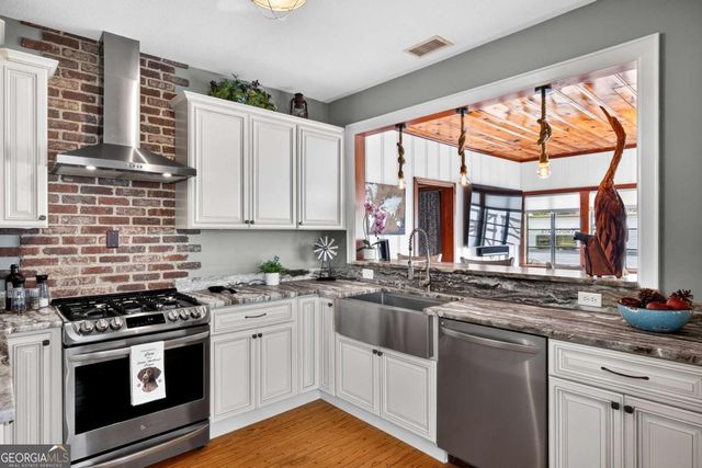 90 Varnedoe Avenue, Garden City, GA 31408