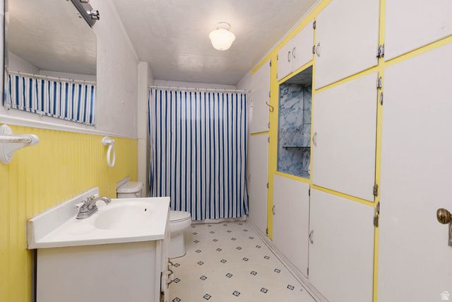 208 S 400 W, Richfield, UT 84701