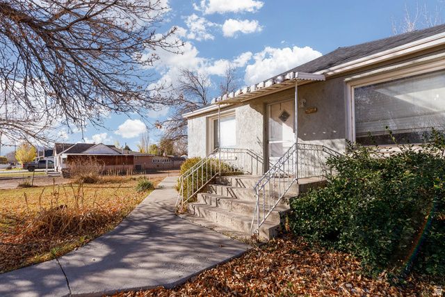 208 S 400 W, Richfield, UT 84701