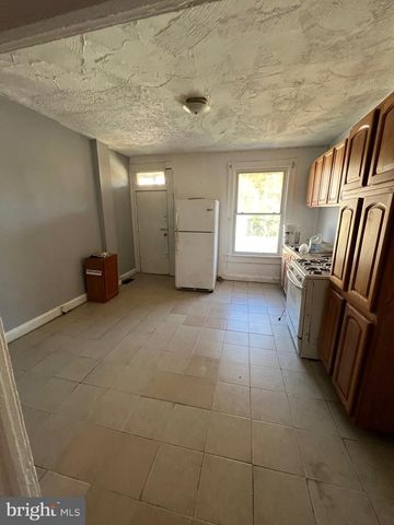 211 S HILTON ST, Baltimore, MD 21229