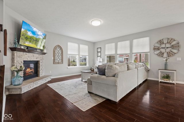 10283 Sinndar Lane, Fishers, IN 46040