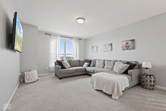 10283 Sinndar Lane, Fishers, IN 46040