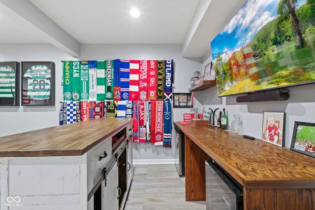 10283 Sinndar Lane, Fishers, IN 46040