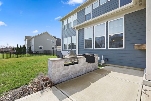 10283 Sinndar Lane, Fishers, IN 46040