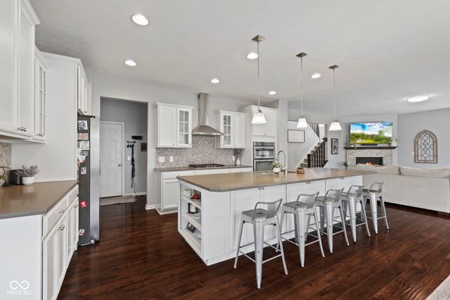 10283 Sinndar Lane, Fishers, IN 46040