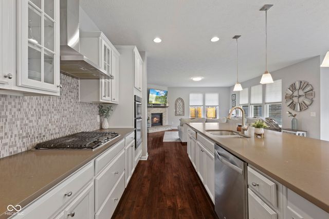 10283 Sinndar Lane, Fishers, IN 46040