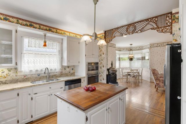 132 Forest Avenue, Pacific Grove, CA 93950