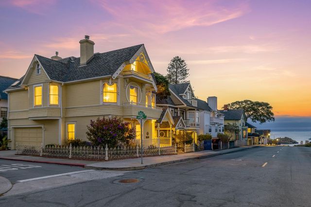132 Forest Avenue, Pacific Grove, CA 93950
