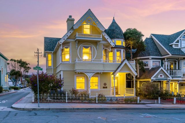 132 Forest Avenue, Pacific Grove, CA 93950