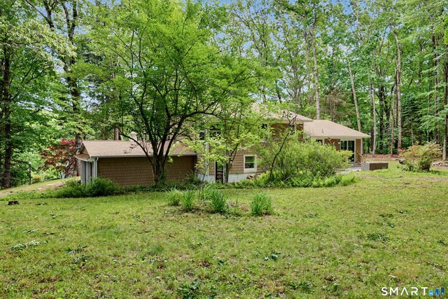24 Wills Road, Newtown, CT 06470