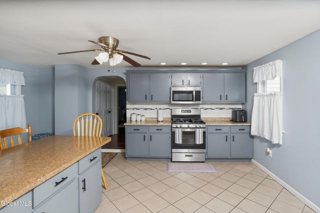 1321 Helderberg Avenue, Rotterdam, NY 12306