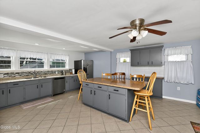 1321 Helderberg Avenue, Rotterdam, NY 12306