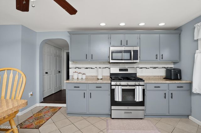 1321 Helderberg Avenue, Rotterdam, NY 12306