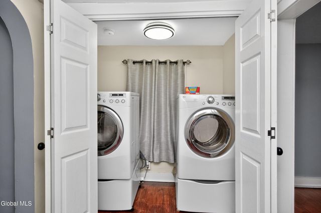 1321 Helderberg Avenue, Rotterdam, NY 12306